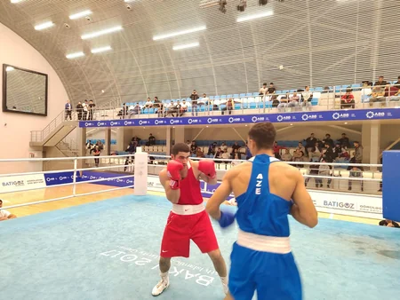 Boks üzrə Azərbaycan çempionatında 1/8 final mərhələsi başa çatıb