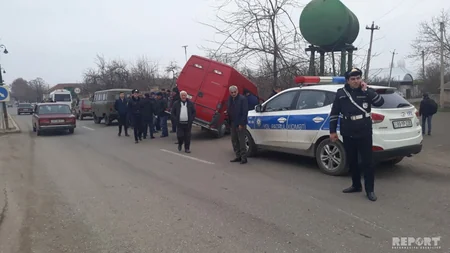 Tovuzda mikroavtobus qəzaya düşüb, yaralananlar var