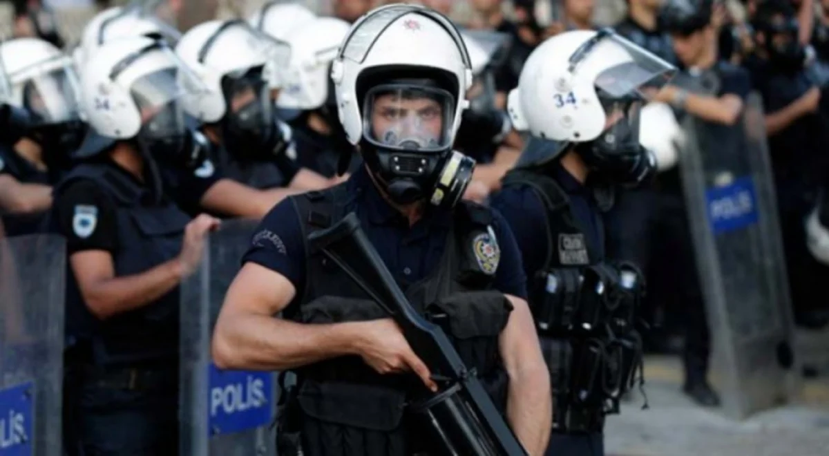 Nazir: Son 4 ildə Türkiyədə 33 minə yaxın polis işdən çıxarılıb