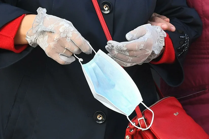 Virusoloqlar COVID-19 haqqındakı populyar fikirləri təhlil edib