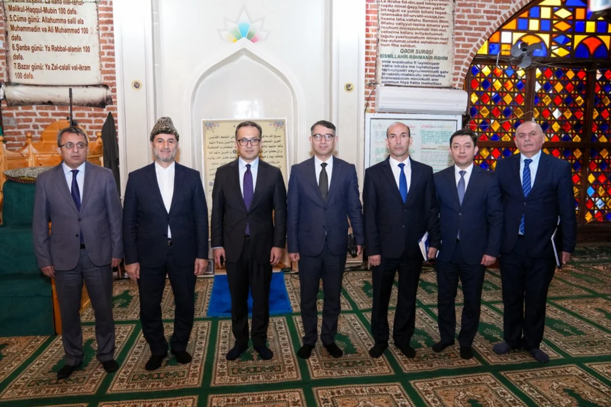Dini Komitənin sədri Lənkərandakı “Şeyx Zahid” ziyarətgahı və Böyük bazar “Cümə” məscidində olub