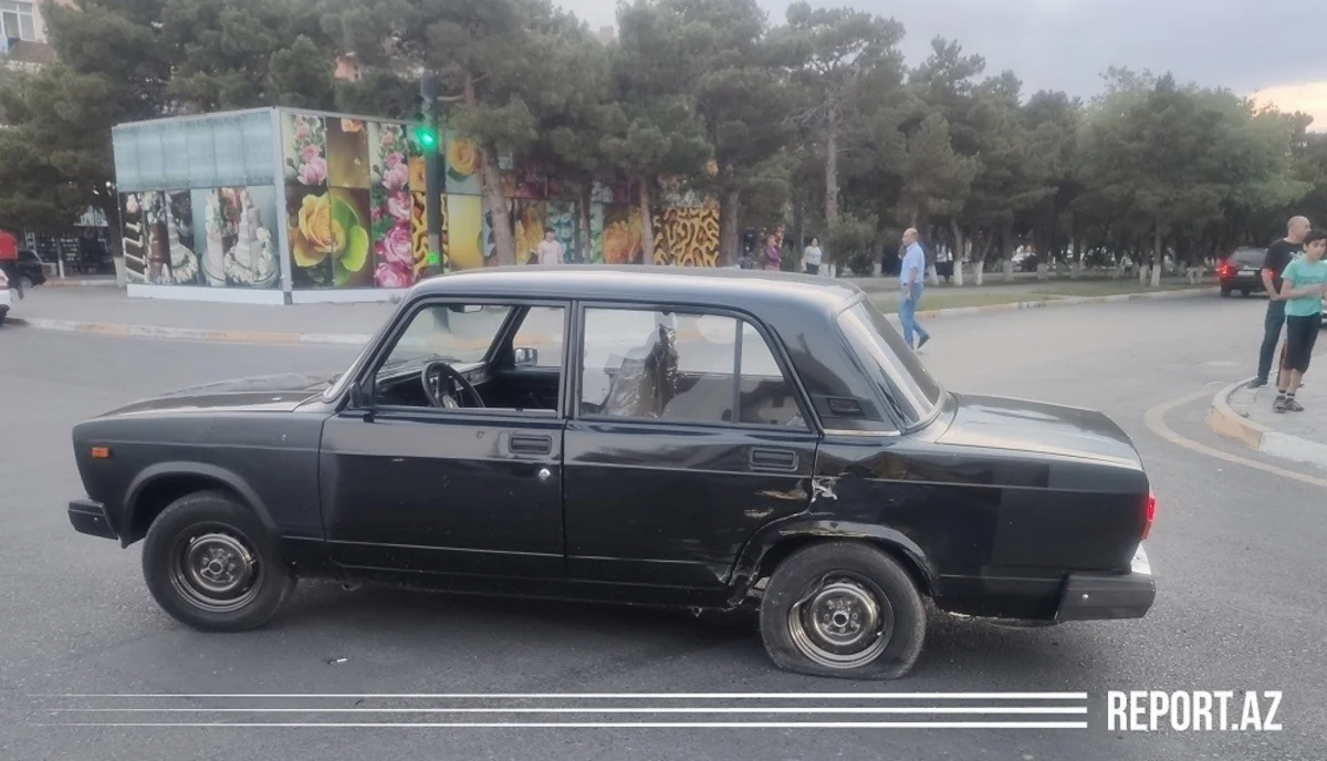 Sumqayıtda iki avtomobil toqquşdu