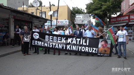 İstanbulda Ermənistanın Alıxanlıda törətdiyi vəhşiliyə qarşı etiraz aksiyası keçirilib - FOTO