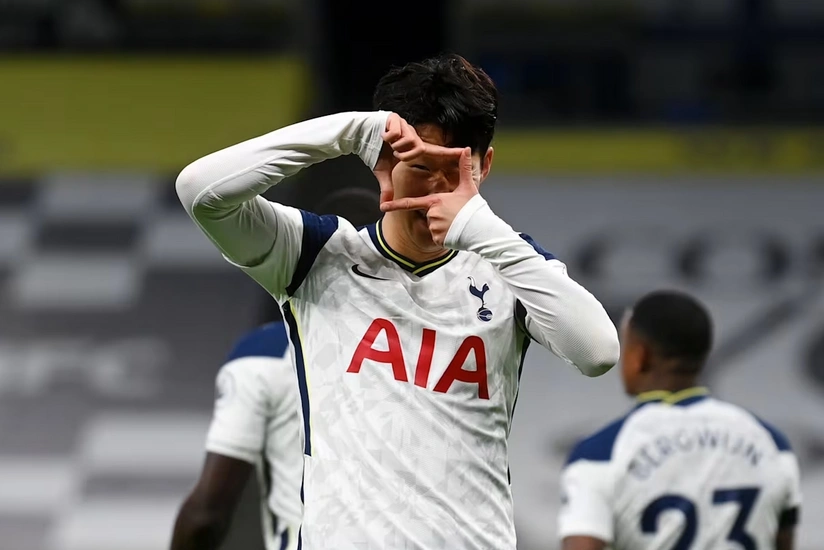 London klubu futbolçusu ilə müqavilənin müddətini uzadıb