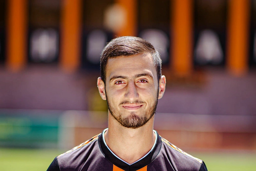 Komada olan erməni futbolçu ölüb