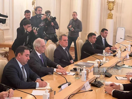 В Москве проходит встреча глав МИД Азербайджана и России