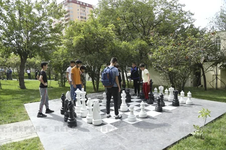 Xətaidə üç şəhidin xatirə lövhəsinin açılışı olub