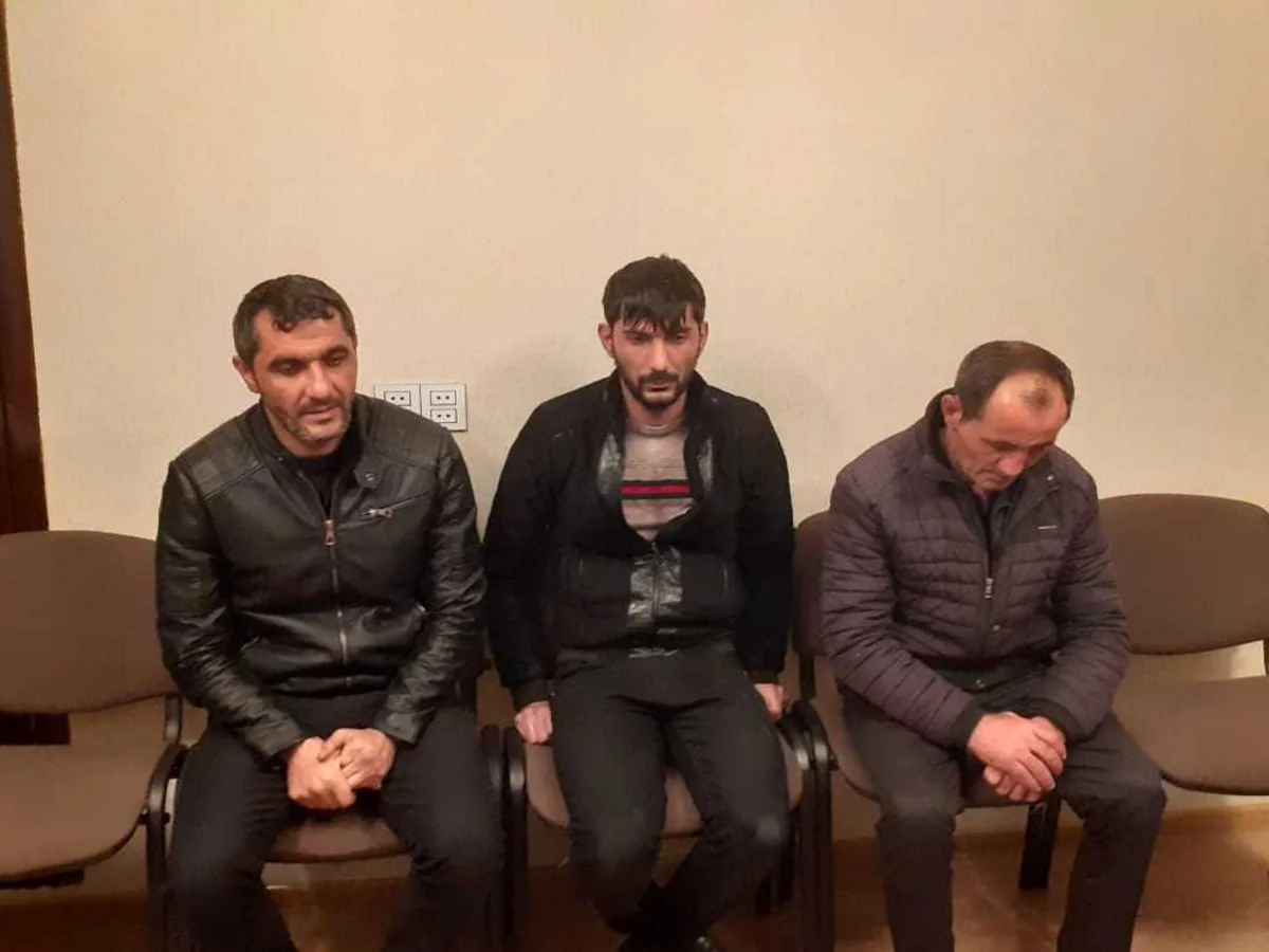 Şəmkirdə evlərdən və mağazadan oğurluq edən şəxslər saxlanılıblar