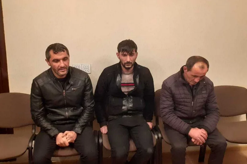Şəmkirdə evlərdən və mağazadan oğurluq edən şəxslər saxlanılıblar