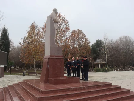 Gəncə, Naftalan, Daşkəsən, Goranboy, Samux və Ağstafada Heydər Əliyevin xatirəsi anılıb