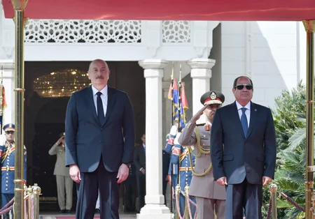 Prezident İlham Əliyevin Qahirədə rəsmi qarşılanma mərasimi olub