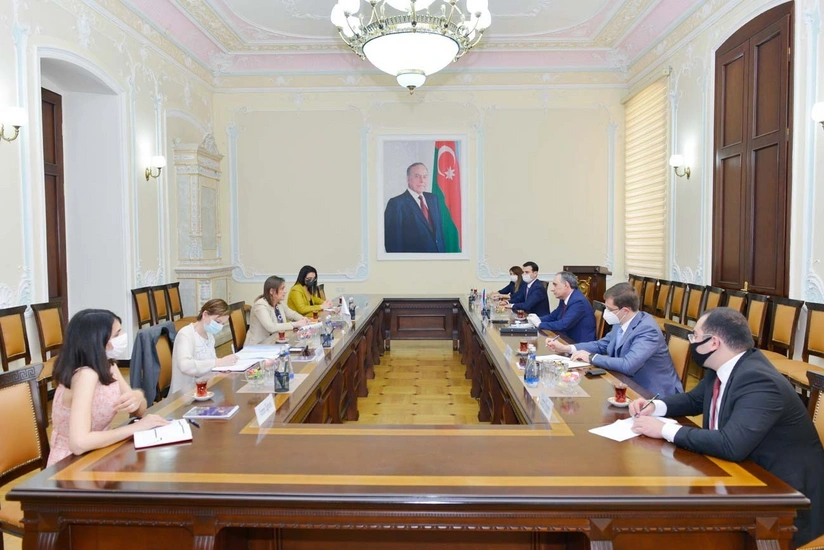 Baş prokuror BQXK-nın Azərbaycan Nümayəndəliyinin rəhbəri ilə görüşdü