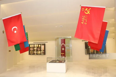 Dövlət Bayrağı Meydanındakı yenilənmiş Bayraq Muzeyi təqdim edilib