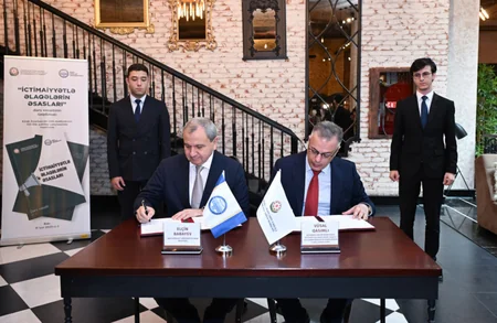 Bakıda “İctimaiyyətlə əlaqələrin əsasları” dərs vəsaitinin təqdimatı keçirilib