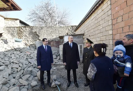 Prezident İlham Əliyev zəlzələ bölgəsinə gedib - FOTOLAR - YENİLƏNİB