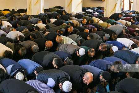 Nərimanovdakı “Cümə” məscidində təmirdən sonra ilk Cümə namazı qılınıb