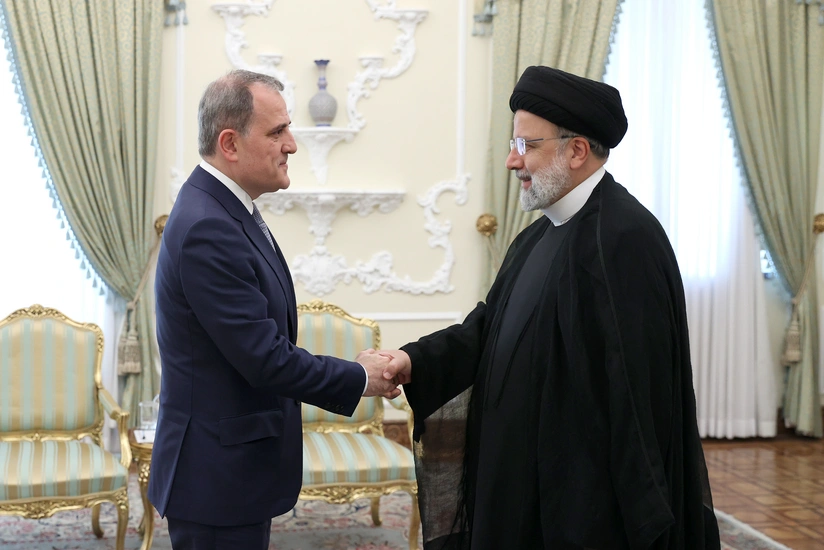 Azerbaijani FM, Iranian president mull situation in region