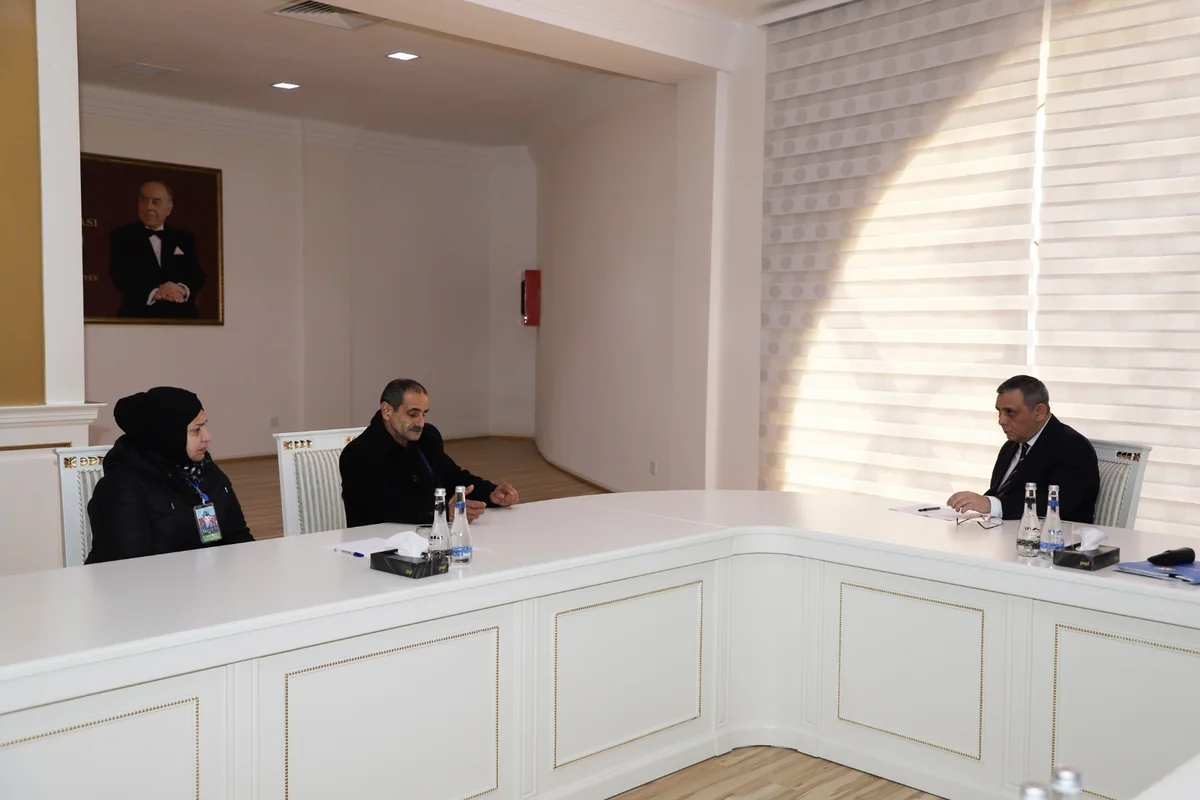 Mürsəl İbrahimov vətəndaşların problemlərini dinləyib