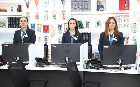 Nazir Anar Əliyev Azərbaycan Həmkarlar İttifaqları Konfederasiyasının yeni mərkəzi ilə tanış olub