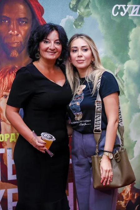 CinemaPlus-da “Üç min illik arzular” filminin premyeradan öncə nümayişi keçirilib