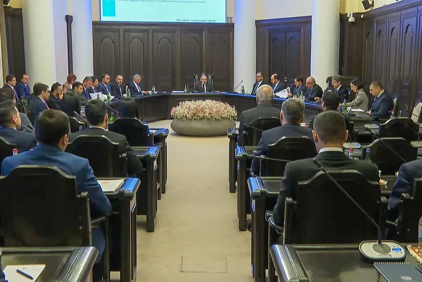 Ermənistan hökumətinin iclası təxirə salınıb