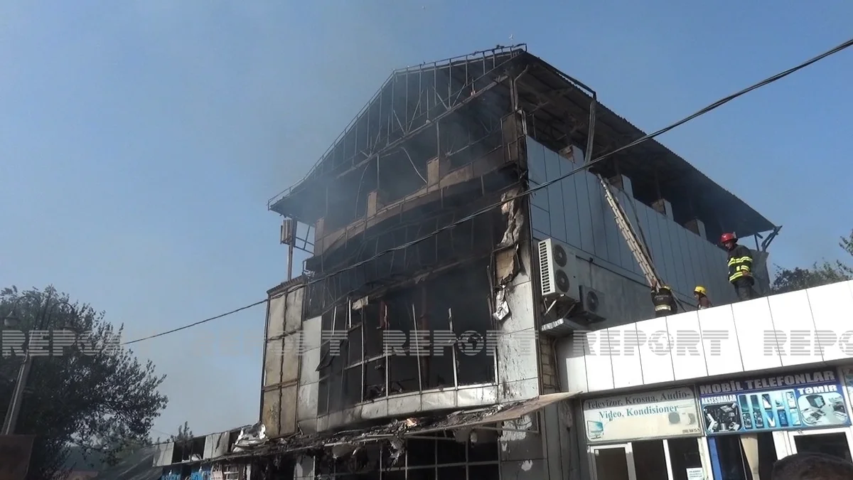 Cəlilabadda bazarla birlikdə 3 mərtəbəli restoran da yanıb
