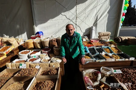 Eldar Əzizov Novruz yarmarkasında olub - FOTO