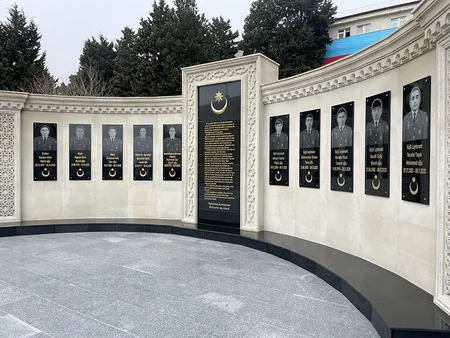 Hərbi İnstitutda şəhidlərin Xatirə kompleksinin açılışı olub
