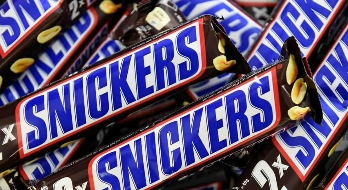 World's largest Snickers bar breaks record - VIDEO