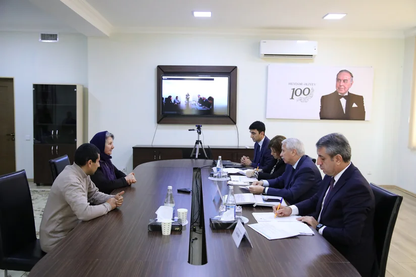 Sahib Ələkbərov Siyəzəndə vətəndaşları qəbul edib