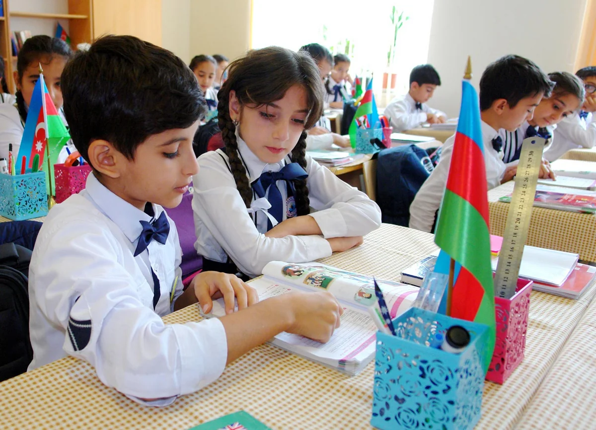 Küləklə əlaqədar Bakı məktəblərində davamiyyət aşağı düşüb - RƏSMİ