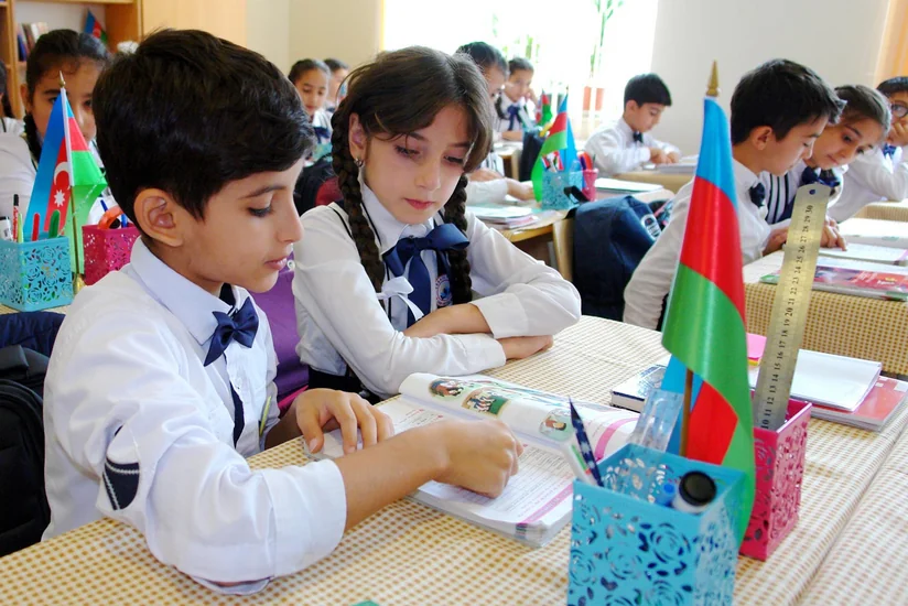 Küləklə əlaqədar Bakı məktəblərində davamiyyət aşağı düşüb - RƏSMİ