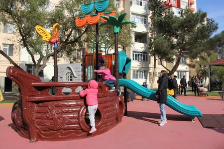 “Bizim həyət” layihəsi çərçivəsində daha bir həyət abadlaşdırılıb