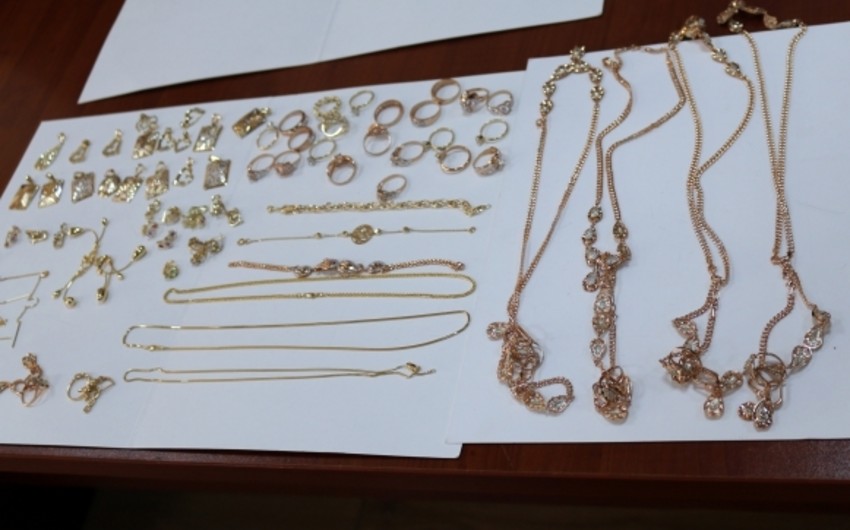 Türkiyədən Azərbaycana gələn qadının daxili orqanından 114 ədəd qızıl-zinət əşyası aşkarlanaraq götürülüb
