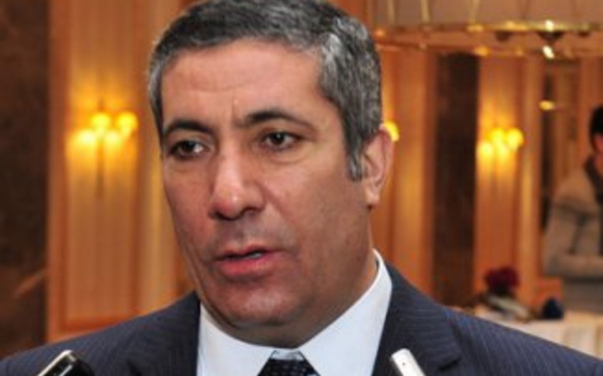 Siyavuş Novruzov magistrlara möhlət hüququnun verilməsinin qanun layihəsinə salınmasının əleyhinə çıxıb