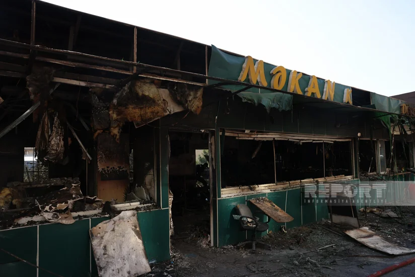 МЧС: Пожар в торговом центре Баку потушен