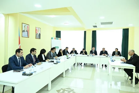 Gənclər və idman naziri Sumqayıt şəhəri və Qubadlı rayonunda yaşayan vətəndaşları qəbul edib