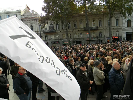Противники Михаила Саакашвили провели в Тбилиси марш протеста