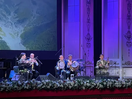 Batumidə Heydər Əliyevin 100 illik yubileyi münasibətilə konsert proqramı təqdim edilib