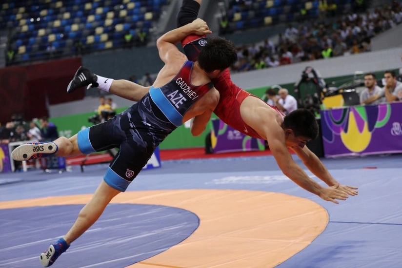 EYOF-un qalibi olan Azərbaycan güləşçisi dünya çempionatında finala yüksəlib