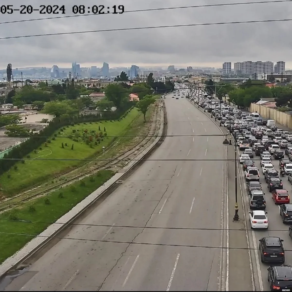 Bakının bir sıra yollarında tıxac yaranıb