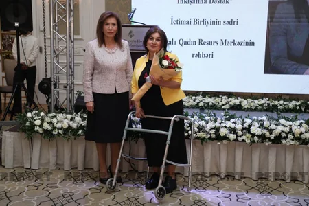 Dövlət Komitəsi qadınları təbrik edib
