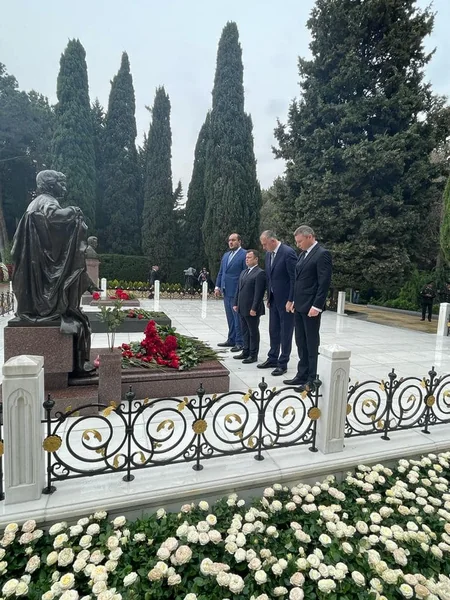 Ambassadors of Ukraine, Georgia, Moldova honor memory of great leader Heydar Aliyev