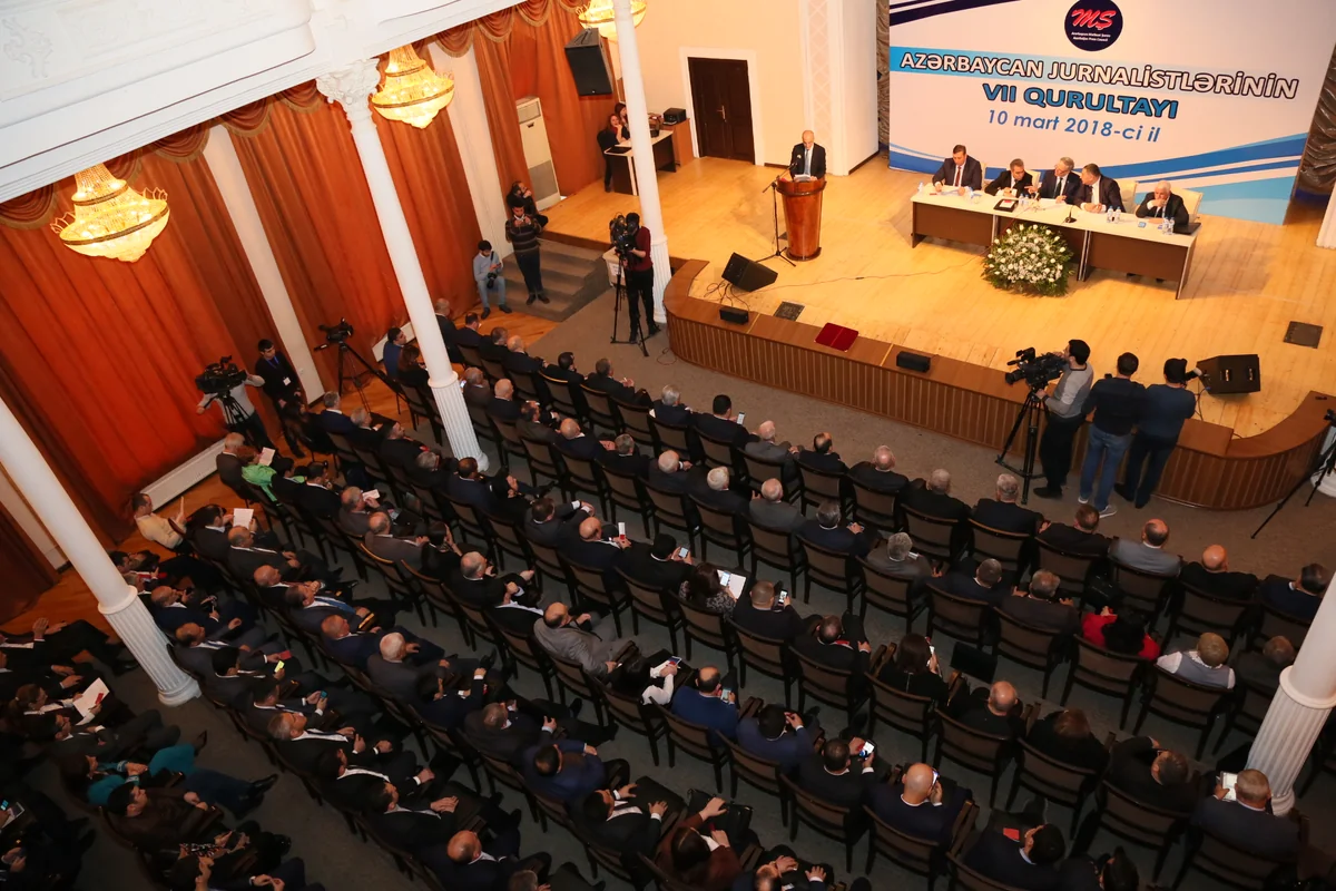 Azərbaycan jurnalistlərinin qurultayından - FOTOREPORTAJ