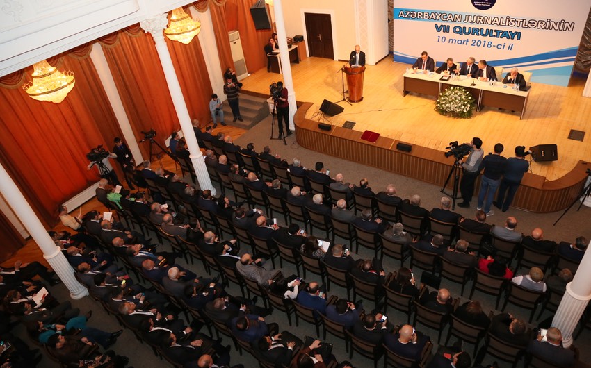 Azərbaycan jurnalistlərinin qurultayından - FOTOREPORTAJ