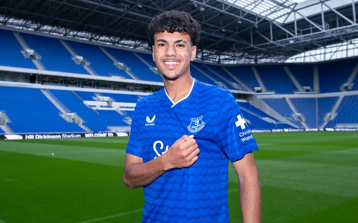 İngiltərə klubu Bavariyanın müdafiəçisini transfer edib