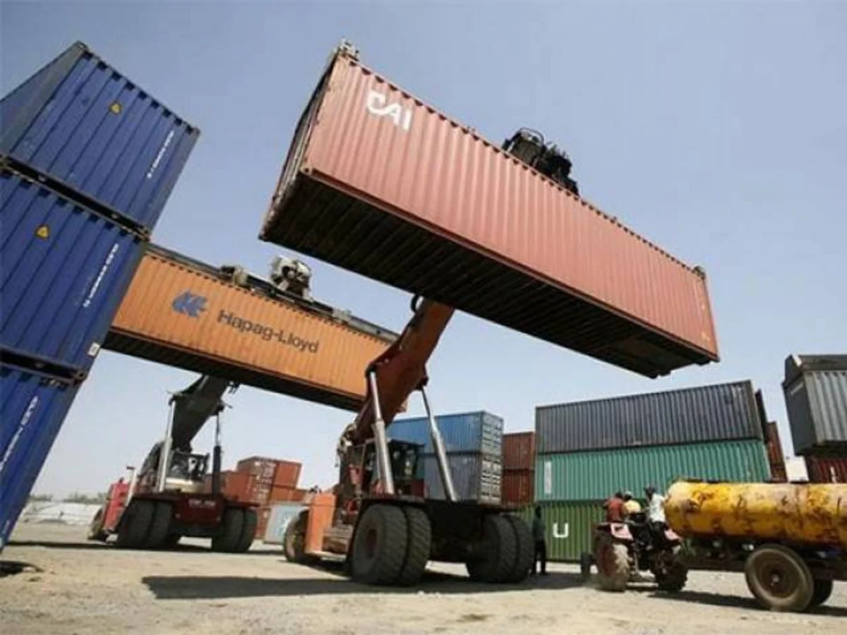 Pakistan sustains huge losses from daily exports to Azerbaijan, Iraq amid COVID-19