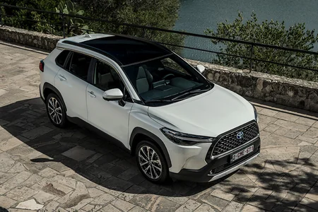 Qarşılayın! Yepyeni Toyota Corolla Cross