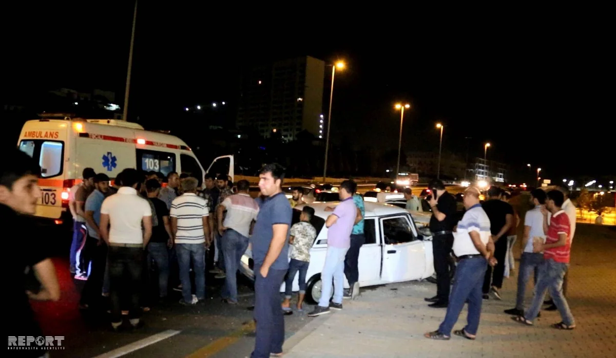 Bakıda avtomobilin əyləc sisteminin işləməməsi qəzaya səbəb olub, xəsarət alanlar var  - FOTO - VİDEO - YENİLƏNİB