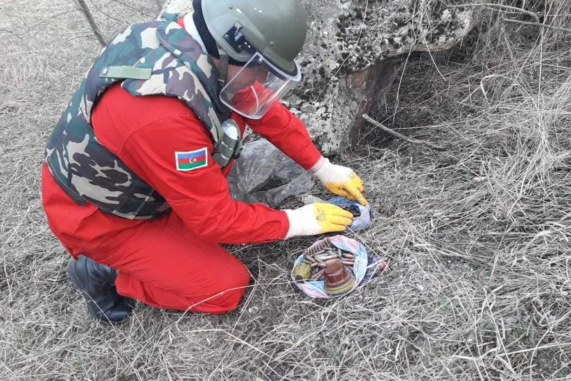 Qazaxda partlamamış hərbi sursatlar və tank əleyhinə mina partladıcısı aşkarlanıb - FOTO
